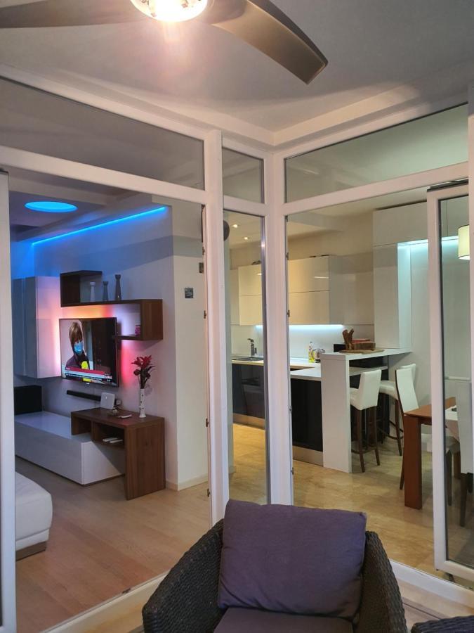 Adela Apartments 3 Morska Vila Σπλιτ Εξωτερικό φωτογραφία